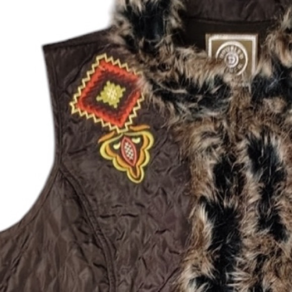 Double D Ranch Twila heavily embroidered fur trimmed vest. Incredibly rare NWOT - Picture 10 of 14